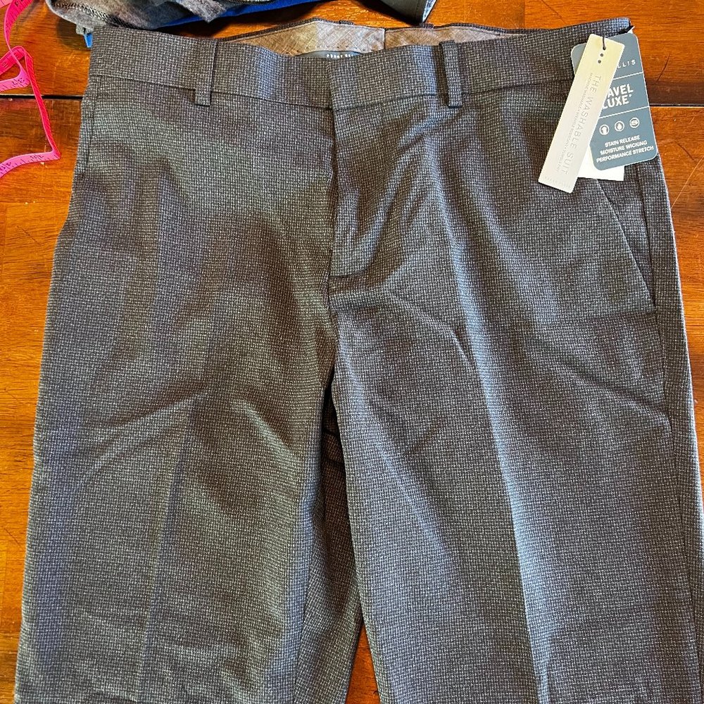 Perry Ellis Slim Fit Stretch Dress Pants (30)